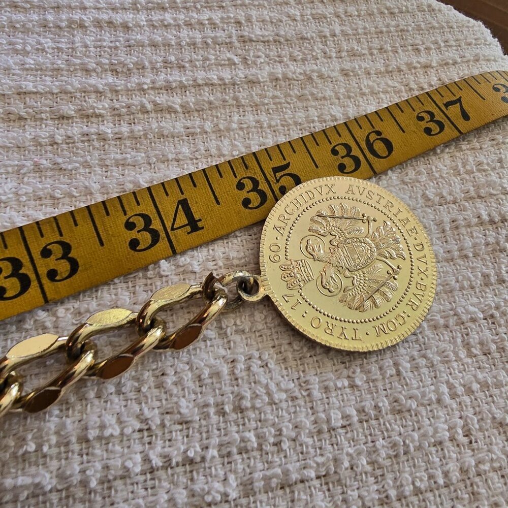 Vintage Medallion Link Belt in Gold with Coin Pendant​​​ - Picture 7 of 7